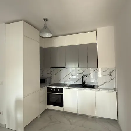 Modern With A Pool, 300 Meters From The Apartamento
