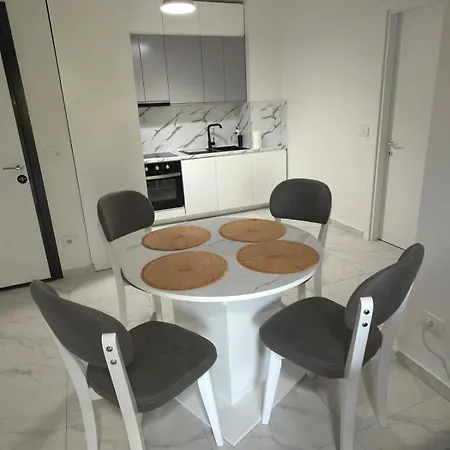 Apartamento Modern With A Pool, 300 Meters From The